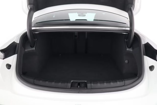 PORSCHE Taycan usata, con USB