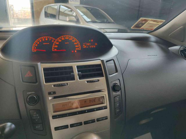 TOYOTA Yaris usata, con Servosterzo