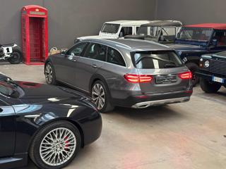 MERCEDES-BENZ E 220 usata, con Autoradio