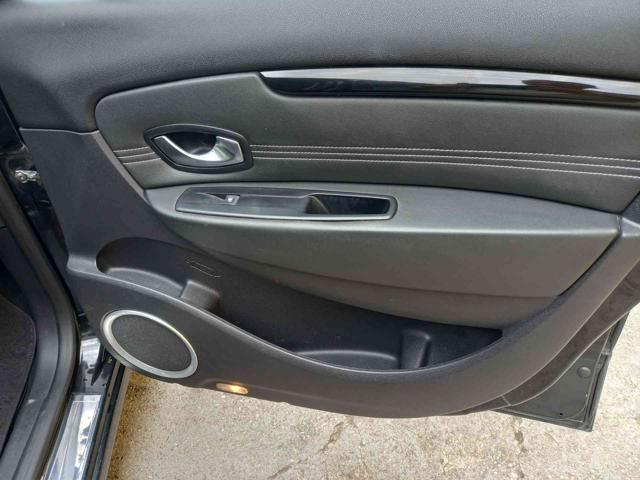 RENAULT Scenic usata, con Sensori di parcheggio anteriori