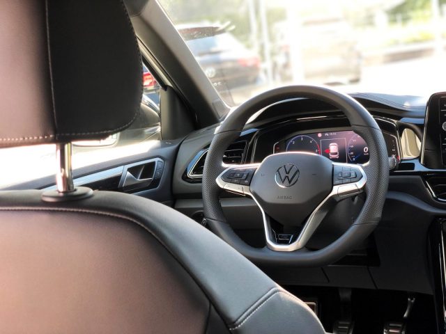 VOLKSWAGEN T-Roc usata, con Airbag testa