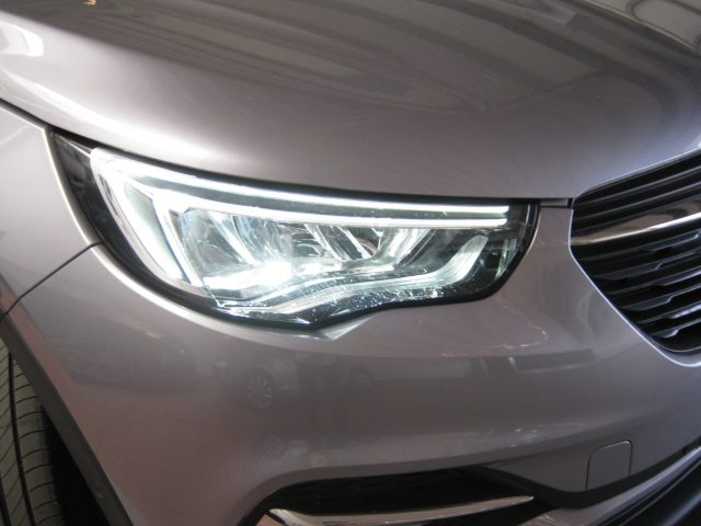 OPEL Grandland X usata, con Sensori di parcheggio anteriori