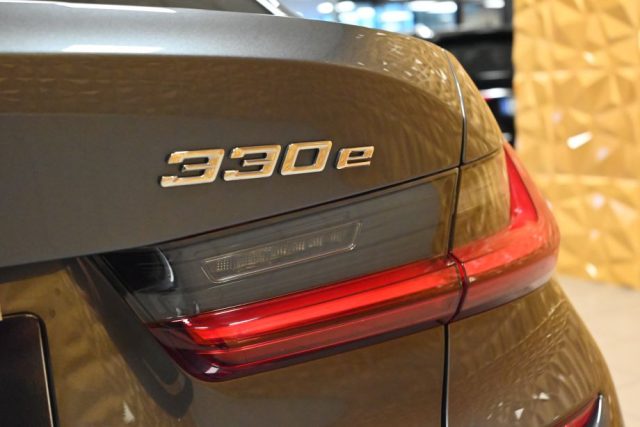 BMW 330 usata 26
