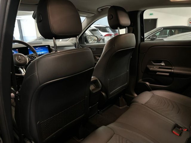 MERCEDES-BENZ GLA 180 usata, con Volante in pelle