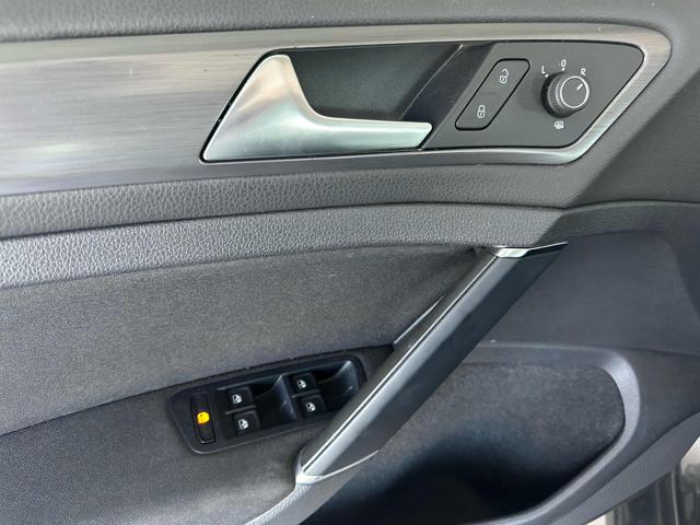 VOLKSWAGEN Golf usata, con Controllo trazione