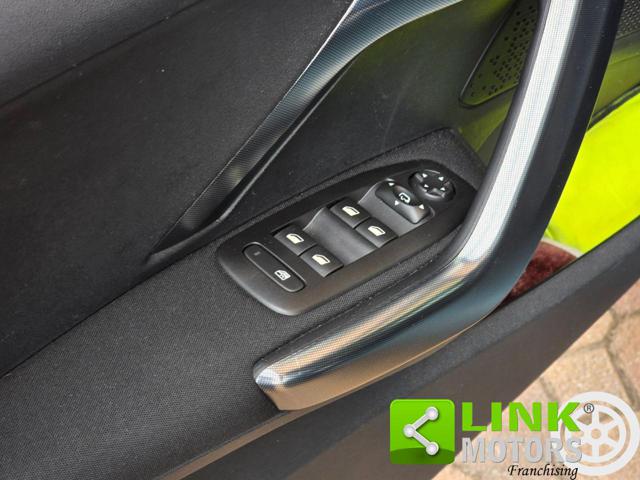 PEUGEOT 2008 usata, con Volante multifunzione