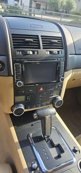 VOLKSWAGEN Touareg usata, con Controllo automatico clima