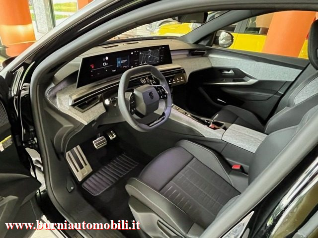 PEUGEOT 5008 usata, con USB