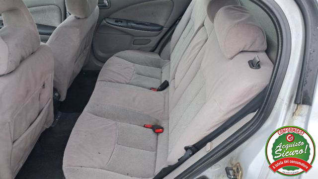 NISSAN Almera usata, con Chiusura centralizzata
