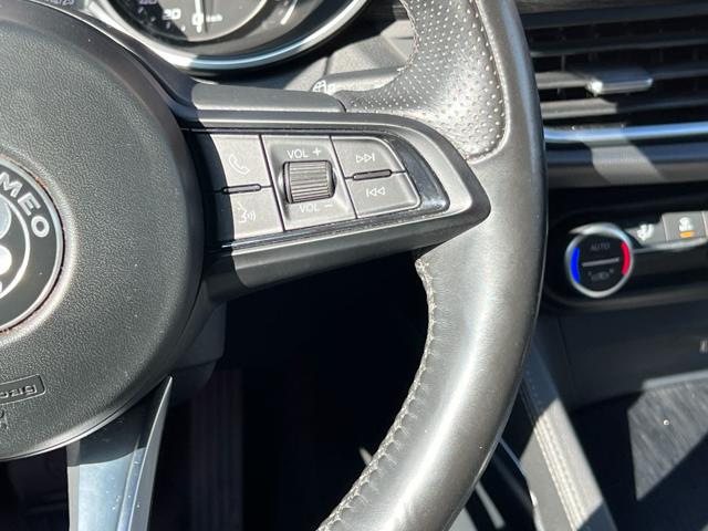 ALFA ROMEO Stelvio usata, con Autoradio digitale