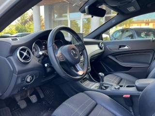 MERCEDES-BENZ GLA 180 usata, con Controllo automatico clima