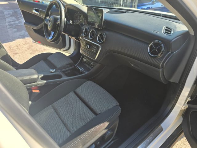 MERCEDES-BENZ GLA 200 usata, con Controllo automatico clima