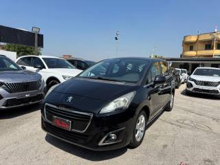 PEUGEOT 5008 usata, con Airbag