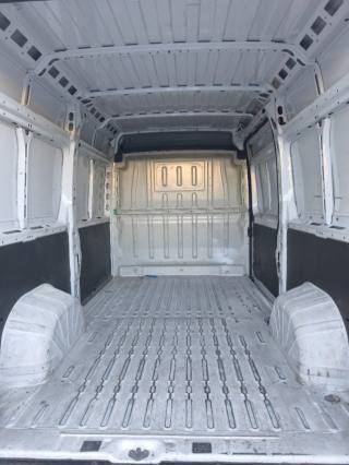 PEUGEOT Boxer usata, con USB
