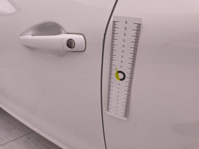 PEUGEOT 208 usata 33