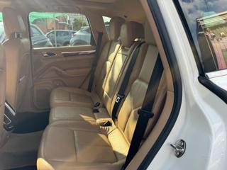PORSCHE Cayenne usata, con Autoradio