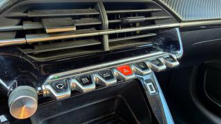 PEUGEOT 208 usata, con Touch screen