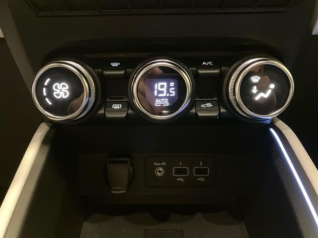 RENAULT Clio usata, con Hill holder