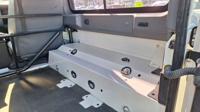 LAND ROVER Defender usata 19