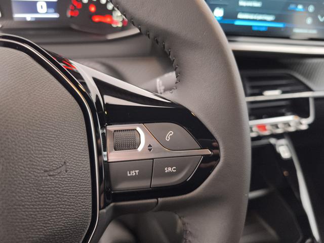 PEUGEOT 2008 usata, con Volante in pelle