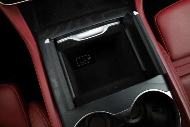 MASERATI Grecale usata, con USB