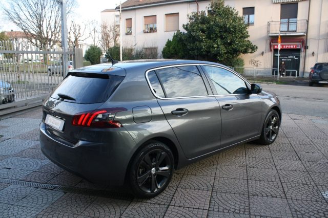 PEUGEOT 308 usata, con Autoradio