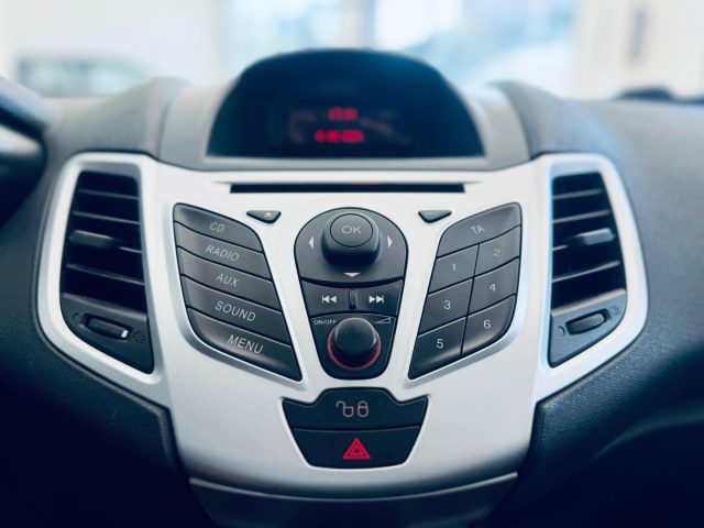 FORD Fiesta usata, con Cruise Control