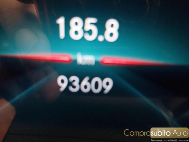 MERCEDES-BENZ GLA 180 usata 33