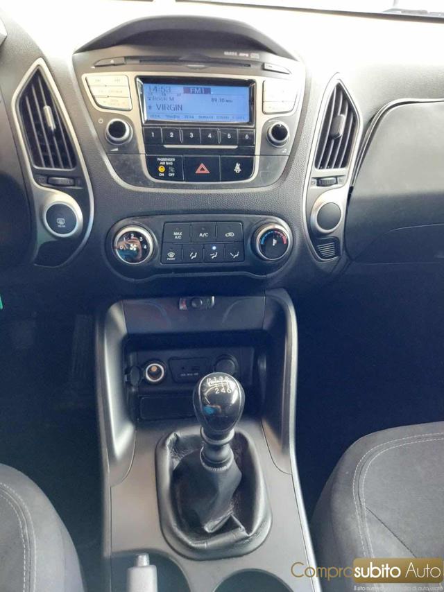HYUNDAI iX35 usata 21