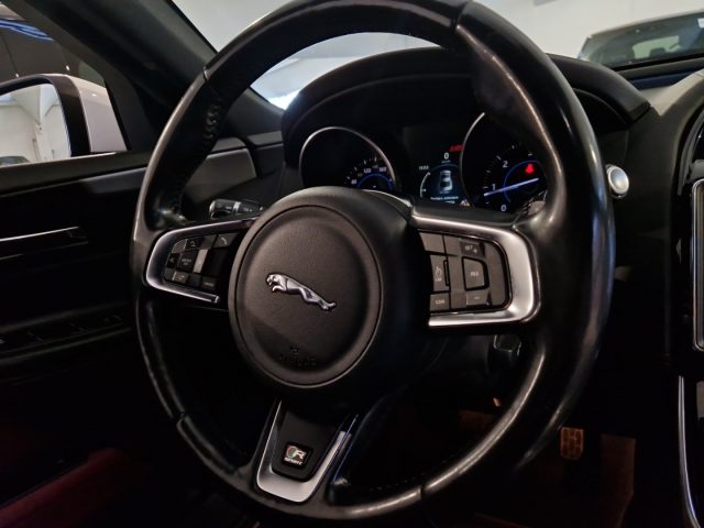 JAGUAR XE usata, con Servosterzo