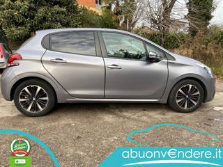 PEUGEOT 208 usata, con Boardcomputer