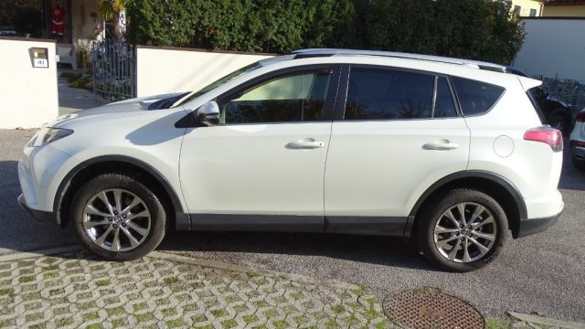 TOYOTA RAV 4 usata, con Autoradio