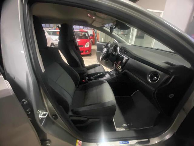 TOYOTA Auris usata 12