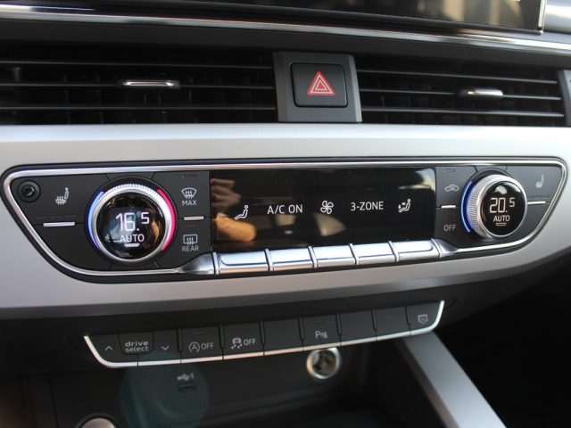 AUDI A4 usata, con Autoradio digitale