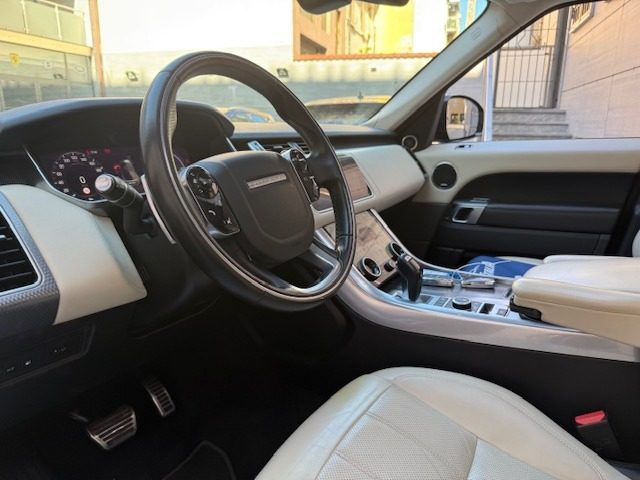 LAND ROVER Range Rover Sport usata, con Cerchi in lega