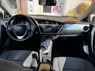 TOYOTA Auris usata, con Park Distance Control
