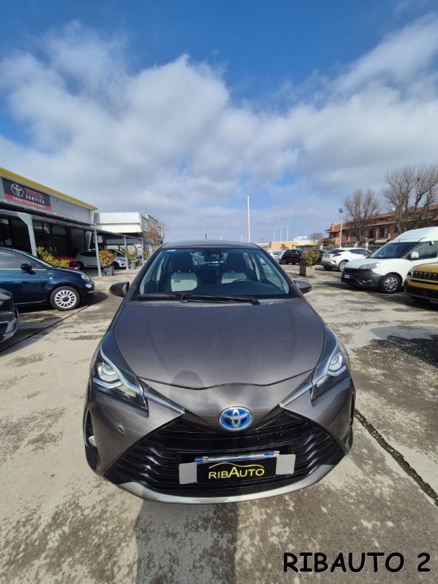 TOYOTA Yaris usata, con Luci diurne LED