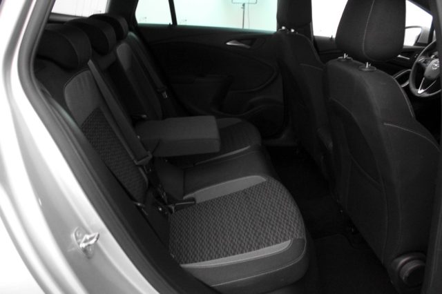 OPEL Astra usata, con Bluetooth
