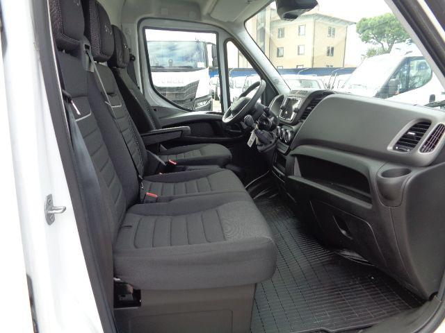 IVECO Daily usata, con USB