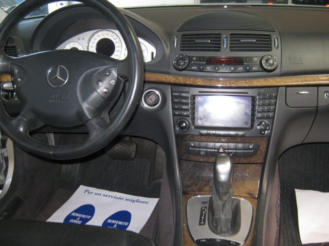 MERCEDES-BENZ E 320 usata, con Autoradio