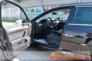 VOLKSWAGEN Passat Variant usata, con Airbag