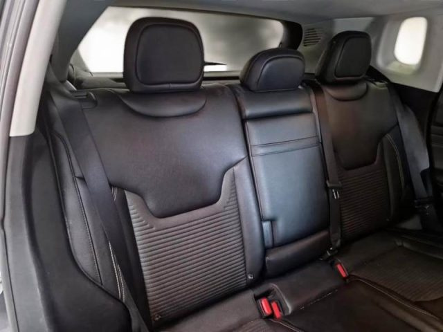 JEEP Compass usata, con Autoradio digitale