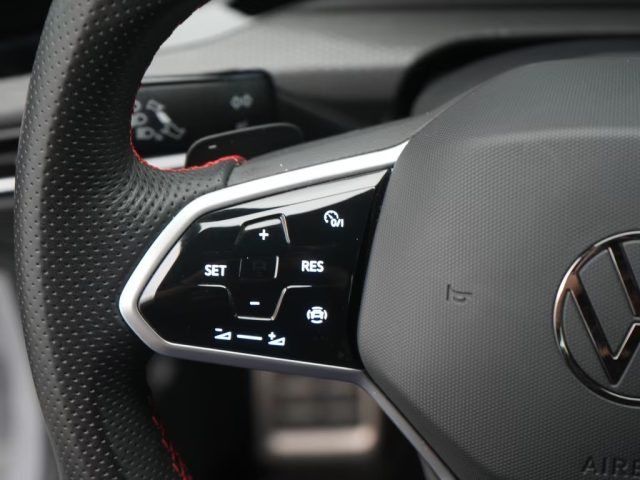 VOLKSWAGEN Golf usata, con Autoradio