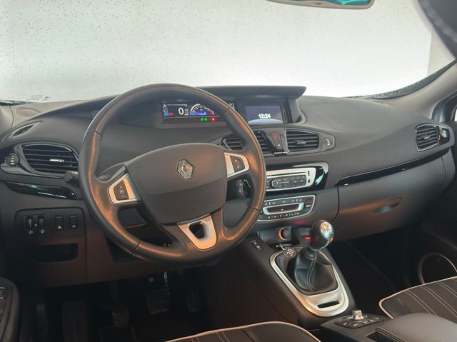 RENAULT Scenic usata, con Sensori di parcheggio posteriori