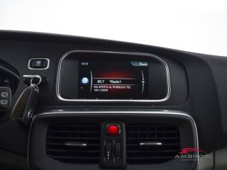 VOLVO V40 Cross Country usata 14