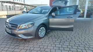MERCEDES-BENZ A 180 usata, con Freno di stazionamento elettrico