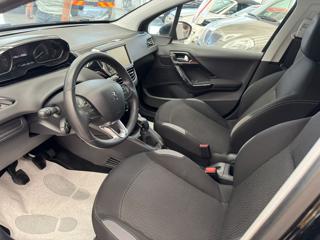 PEUGEOT 208 usata, con Sedile posteriore sdoppiato