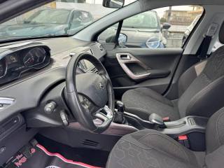 PEUGEOT 2008 usata, con Controllo automatico clima