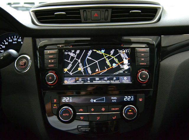 NISSAN Qashqai usata, con Boardcomputer