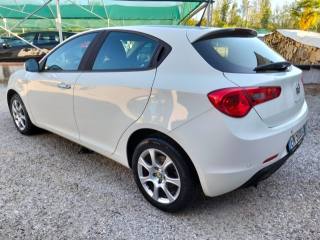 ALFA ROMEO Giulietta usata, con Autoradio
